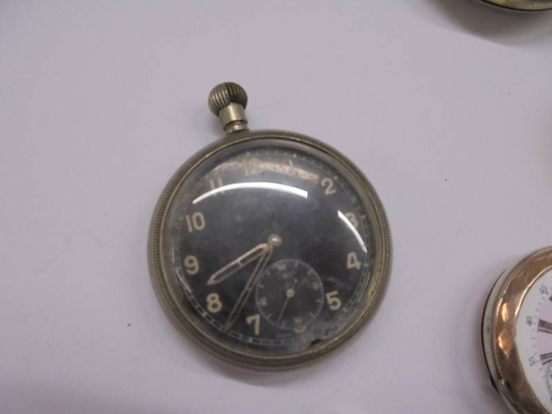 Five old pocket watches, a/f. - Image 4 of 5