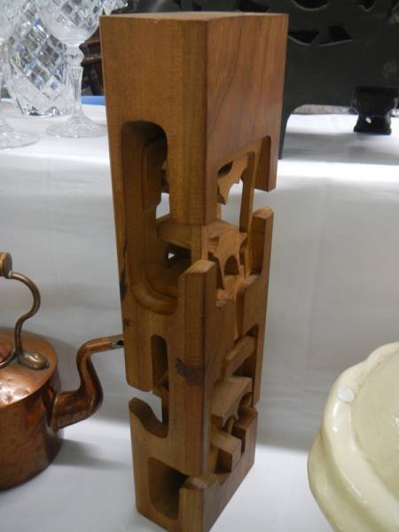 An abstract wooden sculpture attributed to Brian Willsher - Image 9 of 14