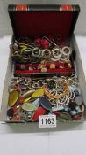 A mixed lot of costume jewellery,