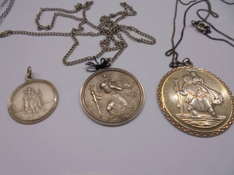 Five silver St. Christopher pendants, 26 grams. - Image 2 of 3