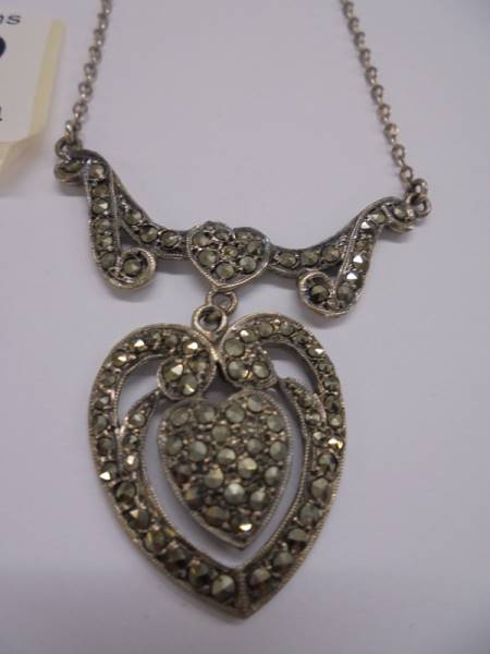 A pretty silver marcasite necklace. - Image 2 of 2