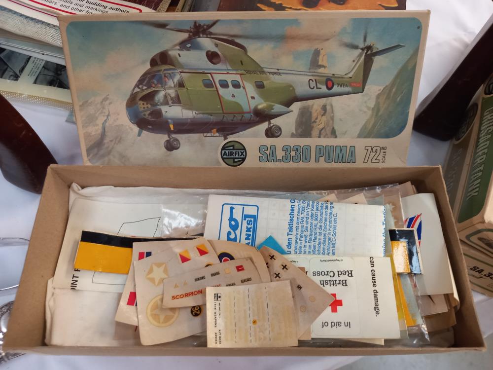 A quantity of vintage empty model kit boxes including Airfix Aurora etc - Image 5 of 16