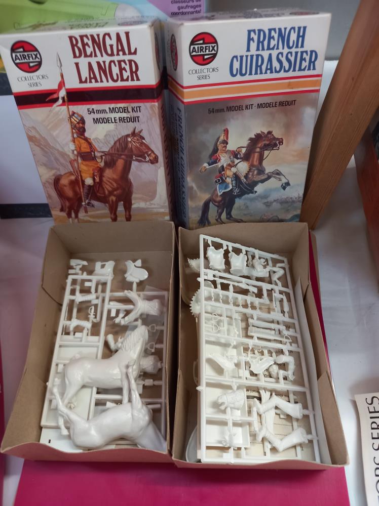 A good selection of vintage Airfix collectors series 54mm military figure kits - Image 2 of 20