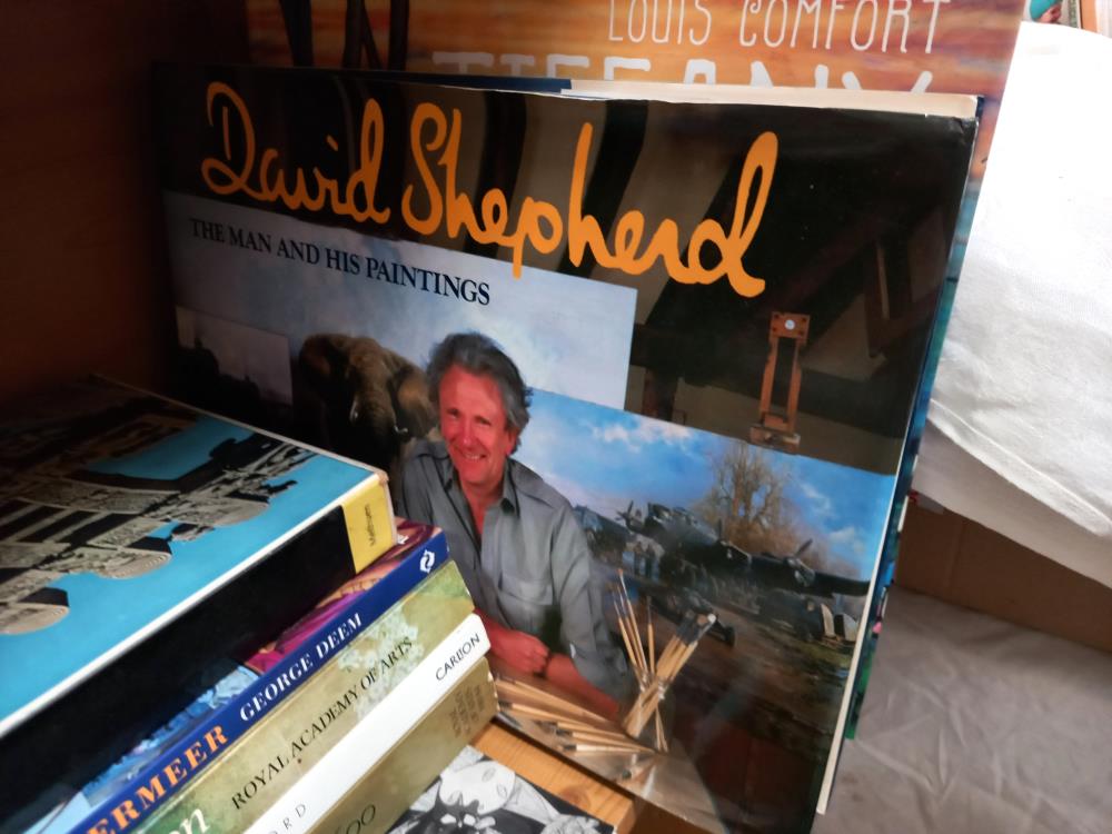 A good collection of architecture & art related books. David Shepherd, the man and his paintings, - Image 6 of 8