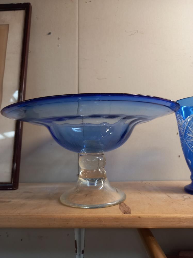 A large blue bowl and an overlaid blue vase. COLLECT ONLY - Image 2 of 3