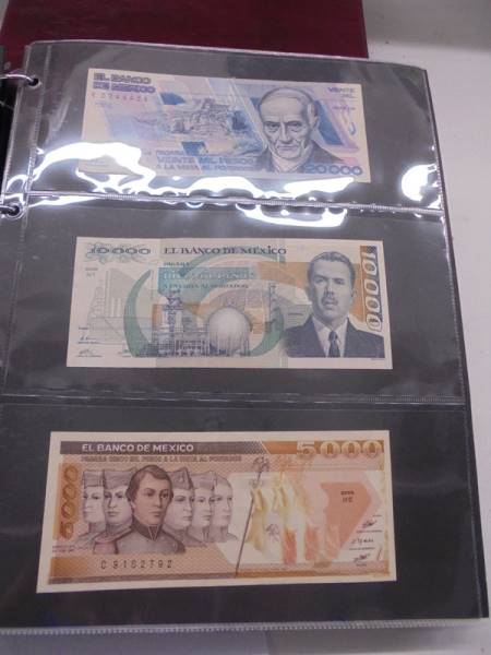 An excellent collection of world bank notes including UK, Asia, USA, Africa etc., 7 albums, - Image 7 of 75