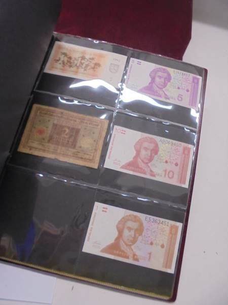 An excellent collection of world bank notes including UK, Asia, USA, Africa etc., 7 albums, - Image 75 of 75