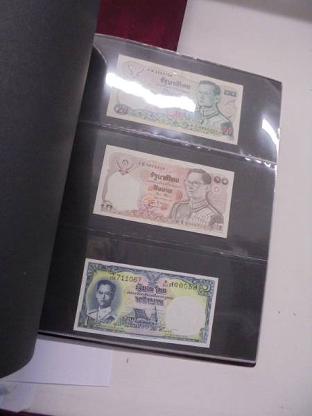 An excellent collection of world bank notes including UK, Asia, USA, Africa etc., 7 albums, - Image 68 of 75