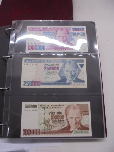 An excellent collection of world bank notes including UK, Asia, USA, Africa etc., 7 albums, - Image 53 of 75
