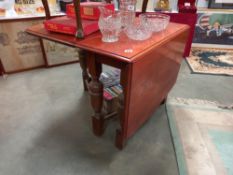 A 1930's oak gateleg table COLLECT ONLY