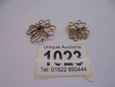 Two 9ct gold brooches, 4.3 grams.