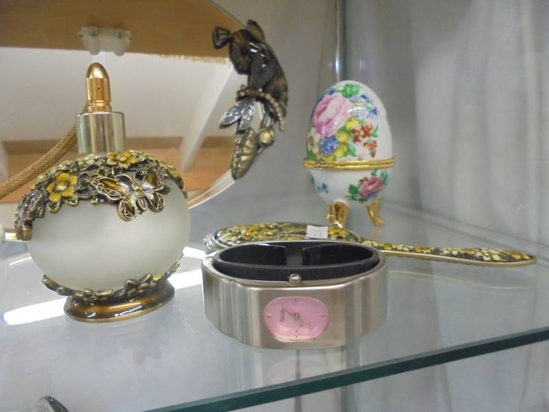 A mixed lot including modern mirror, scent bottles, trinket bozed etc., - Image 4 of 4