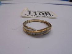 A 9ct gold ring, size P, 1.65 grams.