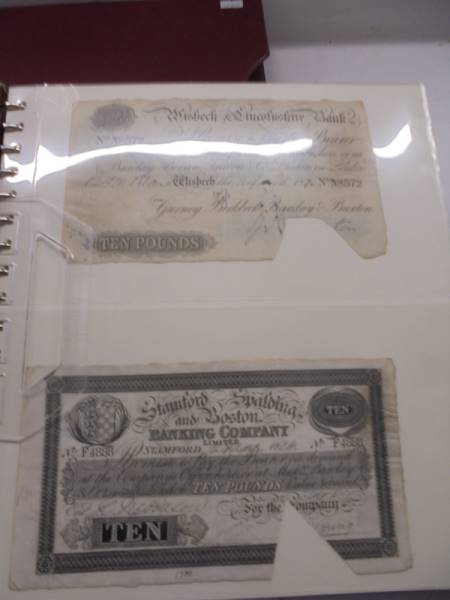 An excellent collection of world bank notes including UK, Asia, USA, Africa etc., 7 albums, - Image 22 of 75