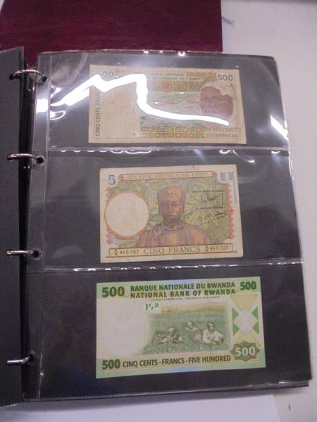 An excellent collection of world bank notes including UK, Asia, USA, Africa etc., 7 albums, - Image 50 of 75