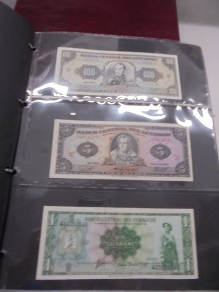 An excellent collection of world bank notes including UK, Asia, USA, Africa etc., 7 albums, - Image 17 of 75
