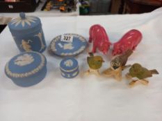 2 Victorian china pigs (1 has chip to ear) 3 Goebel birds and 4 pieces of Wedgwood