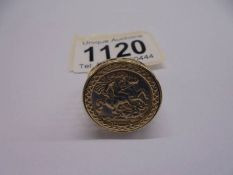 A 9ct gold st. George ring, size S, 4.4 grams.
