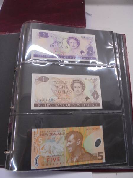 An excellent collection of world bank notes including UK, Asia, USA, Africa etc., 7 albums, - Image 19 of 75