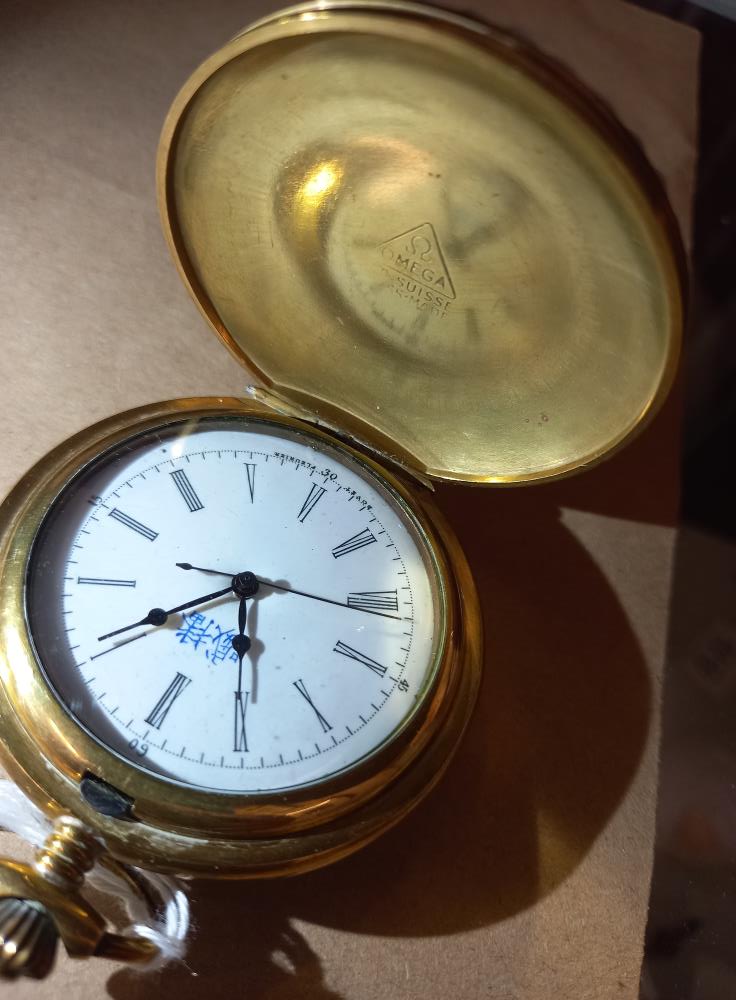 An ornate enamelled full hunter pocket watch in working order. - Image 7 of 10