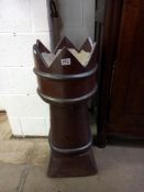 A glazed crenellated chimney pot (36cm x 36cm x 88cm) COLLECT ONLY