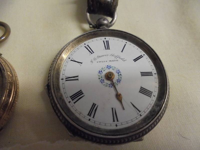 A silver fob watch a/f (no glass or minute hand) and a yellow metal fob watch. - Image 2 of 5