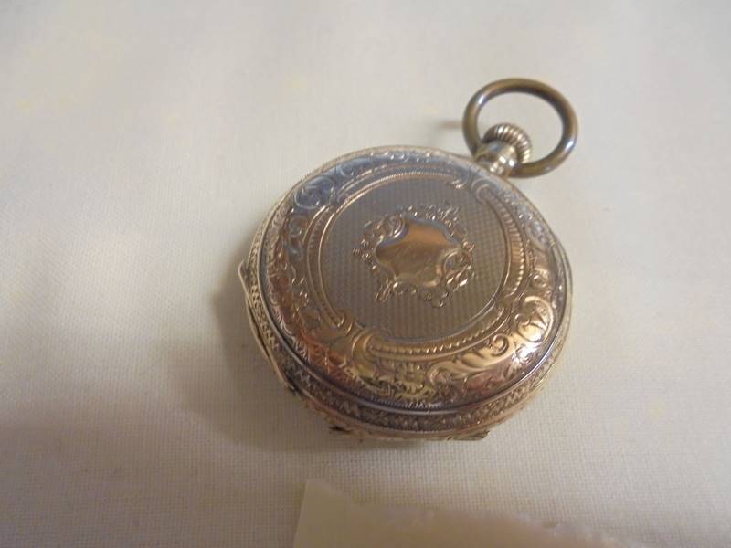 A silver fob watch a/f (no glass or minute hand) and a yellow metal fob watch. - Image 5 of 5