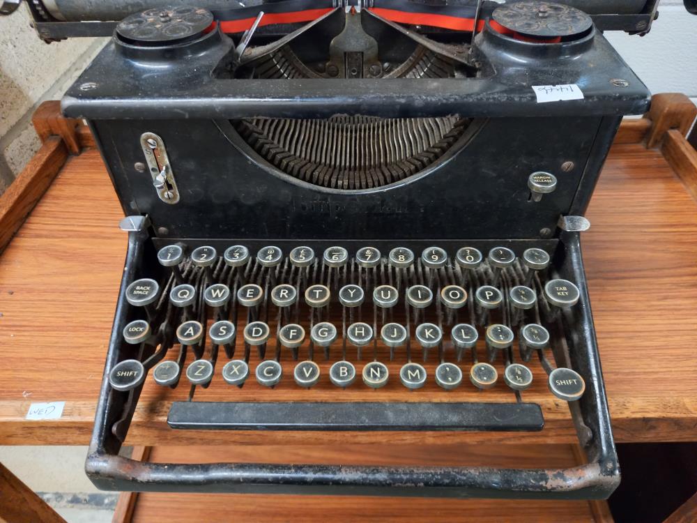 A vintage Imperial typewriter. - Image 2 of 3