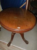 A Victorian oval mahogany loo table, COLLECT ONLY.