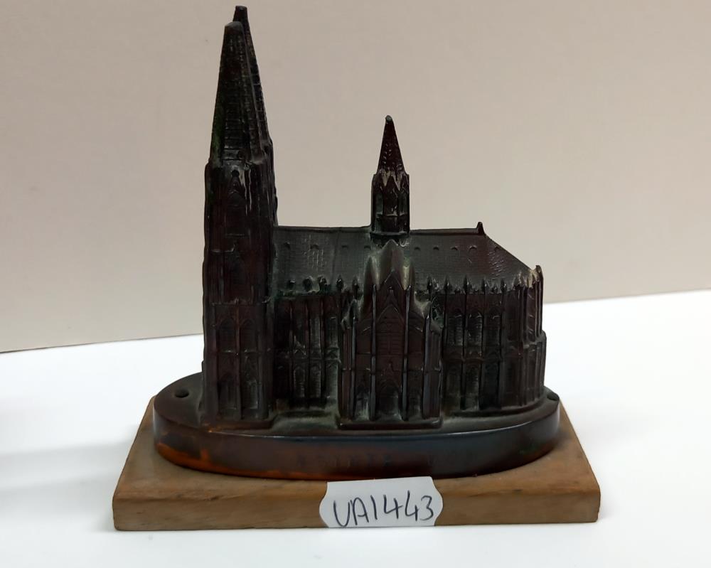 A pair of bronzed white metal models of Cologne/Koln Cathedral, 1 as a trinket box - Image 4 of 6