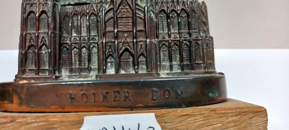 A pair of bronzed white metal models of Cologne/Koln Cathedral, 1 as a trinket box - Image 6 of 6