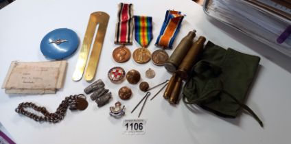 A pair of WW1 medals for Pte. T. Baxter, Manch.R, a Special Constabulary medal,