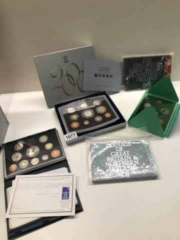 29 mint proof coin sets, 1970 - 1998 & a 2000 one - Image 2 of 2