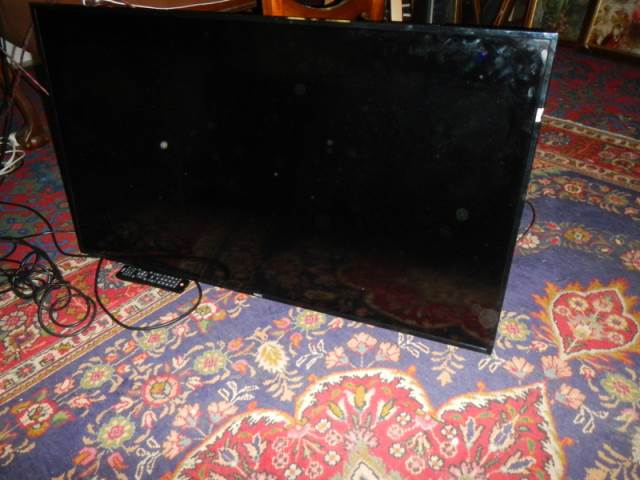 A 10' TV/Monitor and one other,.COLLECT ONLY. - Image 2 of 5