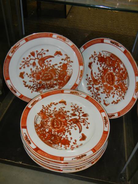 In excess of 45 pieces of circa 1960's Japanese porcelain red & white design dinner ware, COLLECT - Image 5 of 6