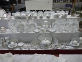 In excess of 100 pieces of Noritake Evendale pattern table ware with approx. 40 pieces of matching