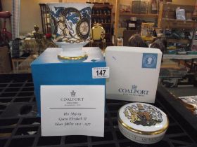 A boxed Coalport silver jubilee goblet no 411/1000 and a lidded trinket pot