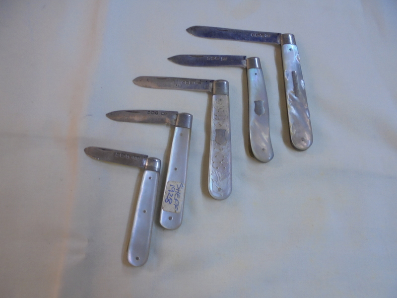 Five silver and mother of pearl fruit knives - 1908, 1919, 1920, 1928 etc., - Image 3 of 3