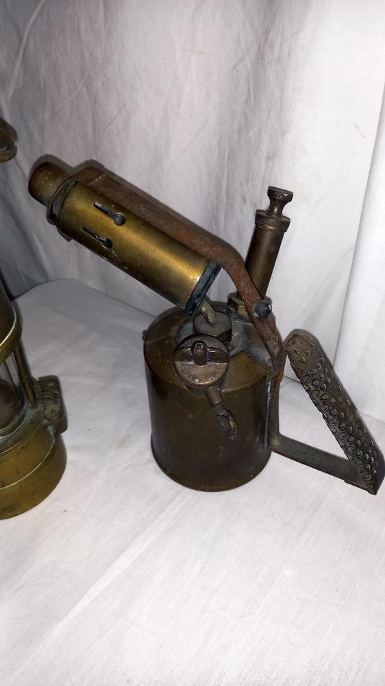 A miners lamp and a blow torch - Image 3 of 3