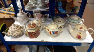 10 collectors teapots
