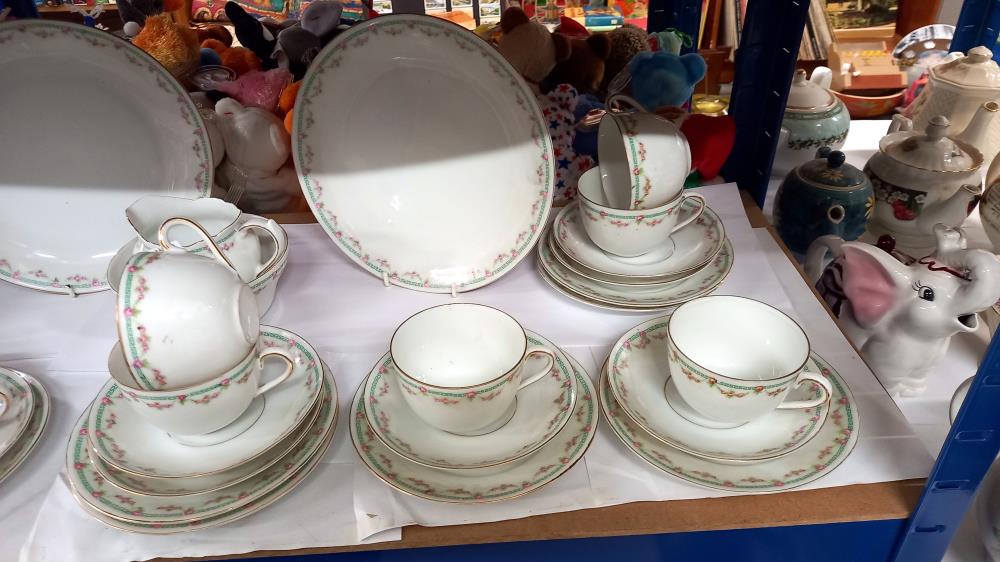 A 34 piece vintage tea set COLLECT ONLY - Image 3 of 3