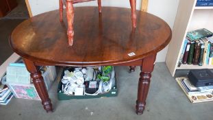 An old mahogany extending table with 1 leaf on reeded legs COLLECT ONLY.