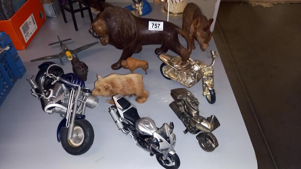 A mixed lot of figurines etc. including wooden animals, cannon, motorbikes & ladies ring holders - Image 3 of 3