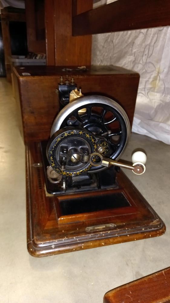 A Victorian H W Warren sewing machine COLLECT ONLY - Image 3 of 3