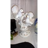 A dove figurine centrepiece COLLECT ONLY