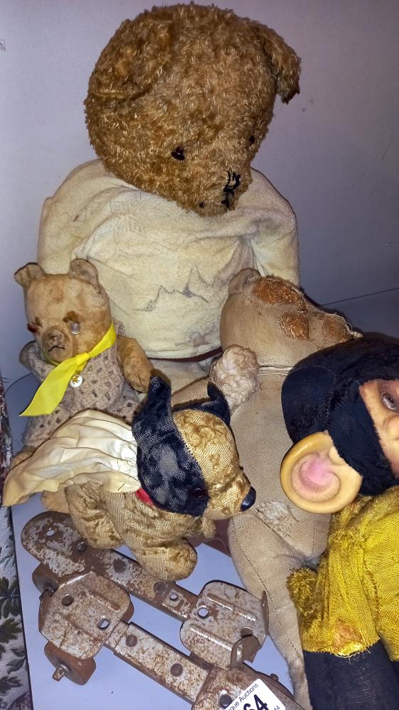 A quantity of vintage Teddy Bears & toys etc. (bears in need of TLC) - Image 2 of 4