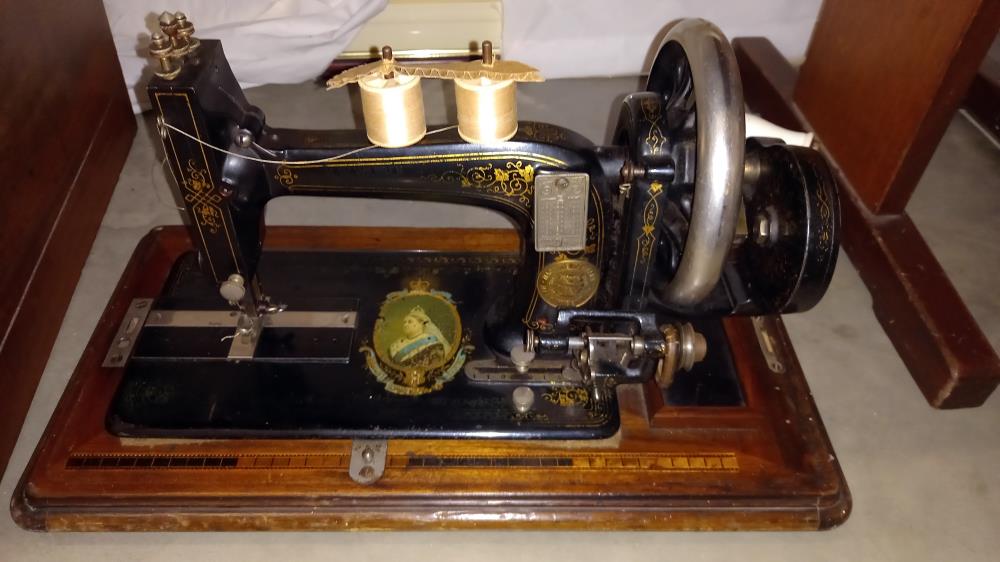 A Victorian H W Warren sewing machine COLLECT ONLY - Image 2 of 3