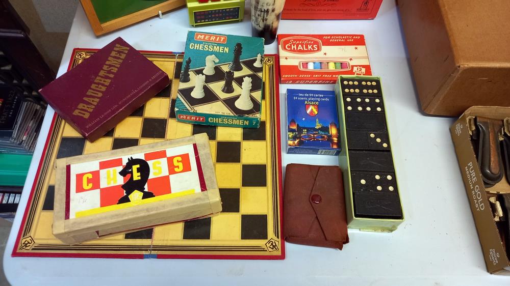 A selection of old games etc including chess, draughts, dominoes - Image 3 of 3