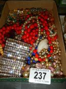 A mixed lot of costume jewellery.