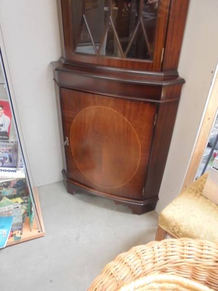 A mahogany corner cabinet, COLLECT ONLY. - Image 3 of 3